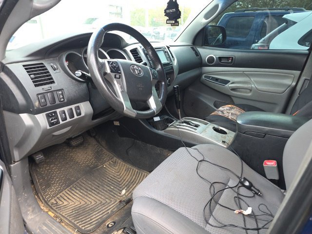 Used 2015 Toyota Tacoma 4x4 Access Cab V6 w/ TRD Sport Package image 12