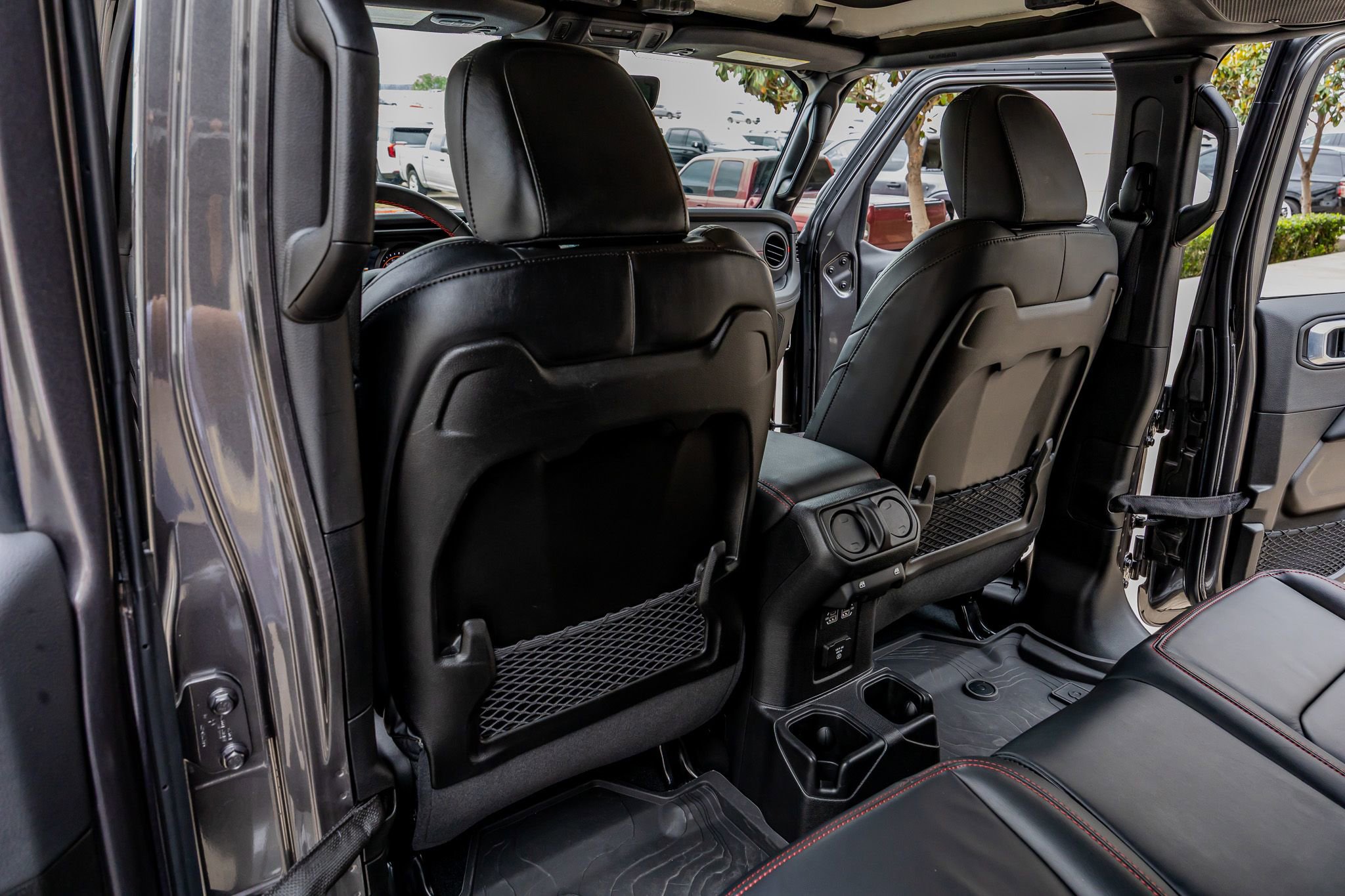 Used 2024 Jeep Gladiator Rubicon AWD/4WD image 34