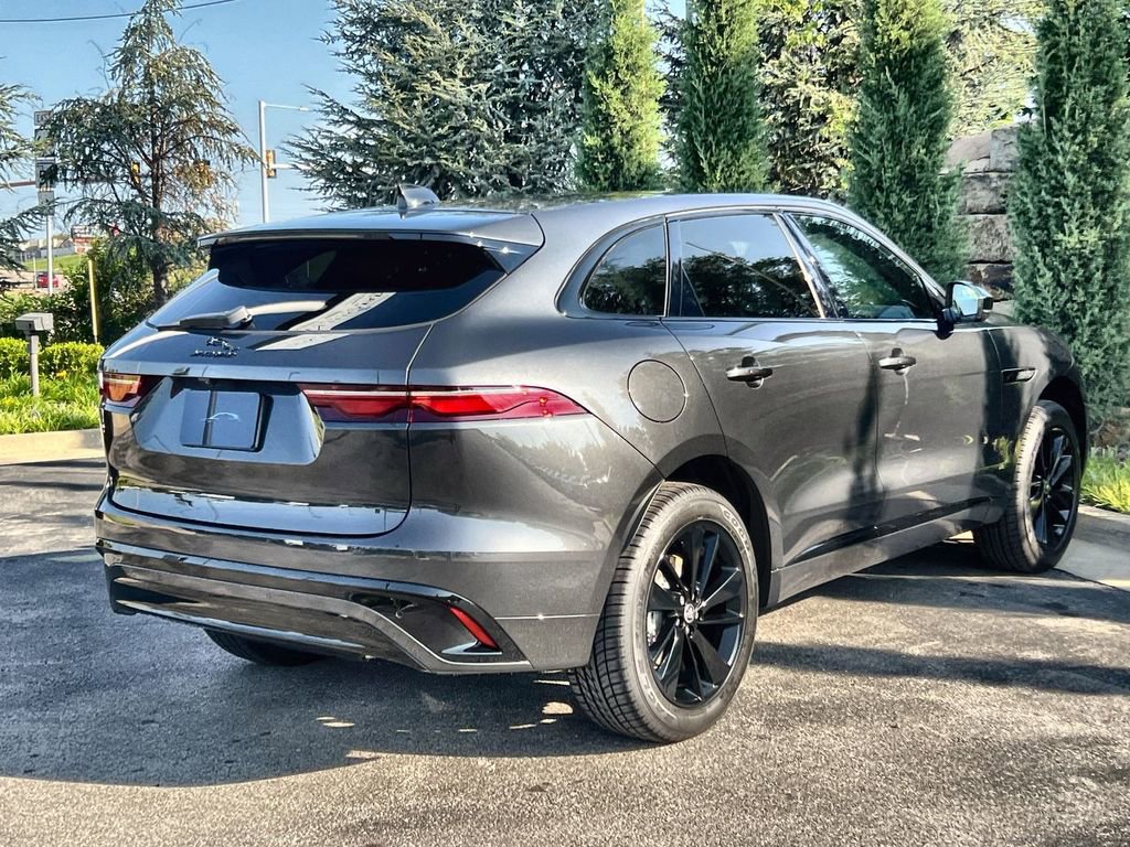 Used 2025 Jaguar F-PACE R-Dynamic S image 5