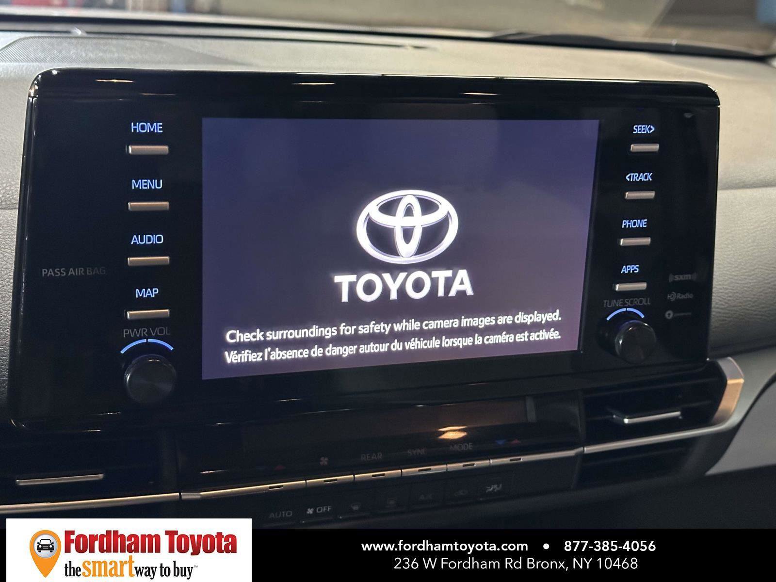 Used 2024 Toyota Sienna LE image 23