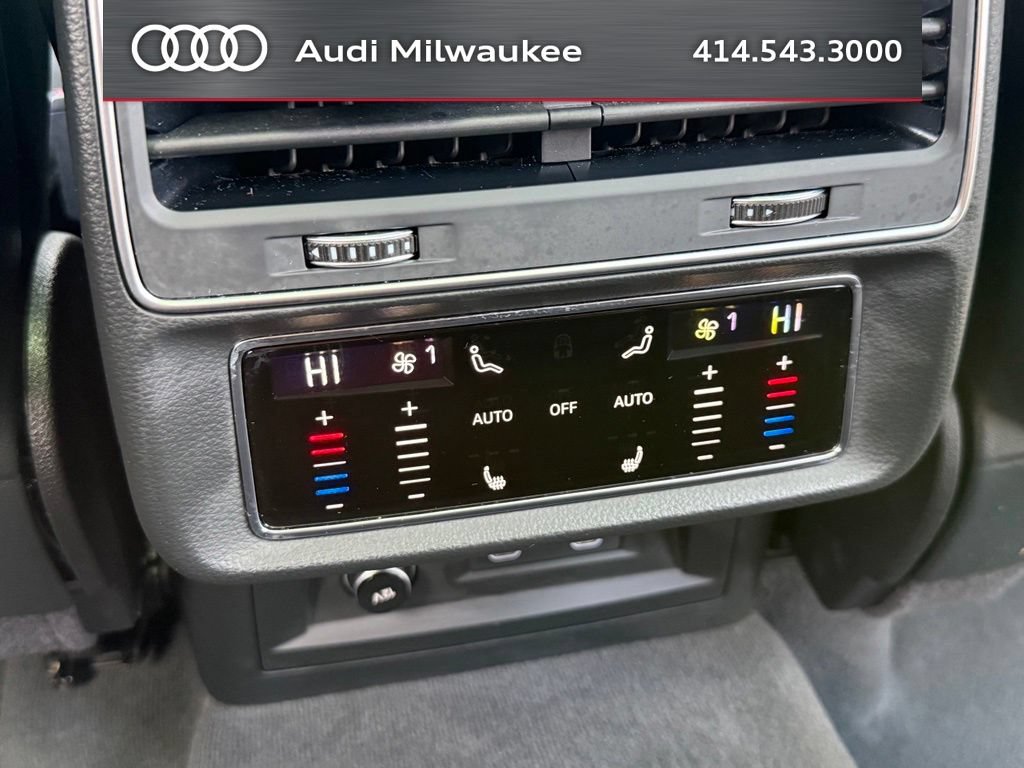 Used 2024 Audi SQ8 Prestige AWD/4WD image 38