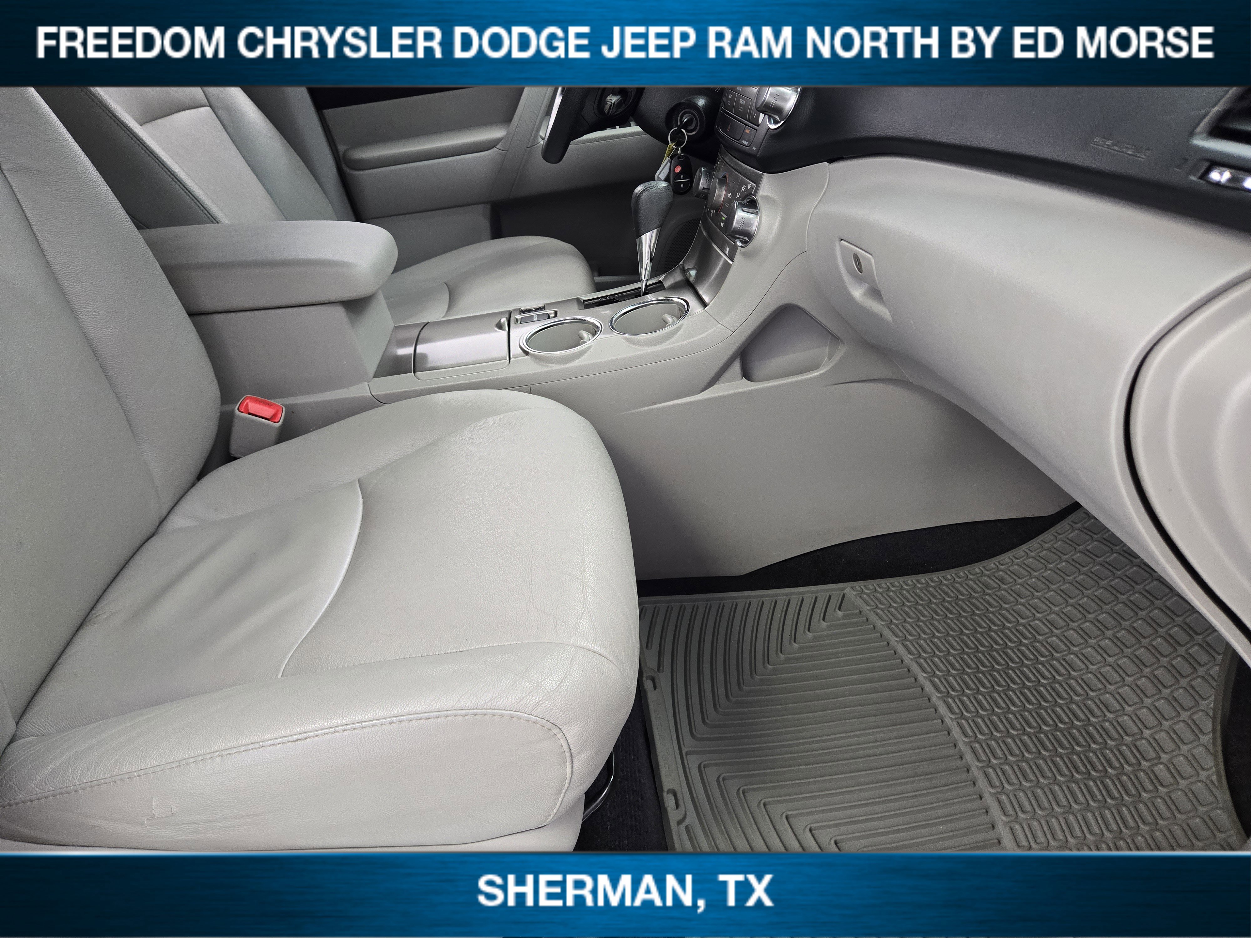 Used 2012 Toyota Highlander FWD w/ Tow Pkg image 9