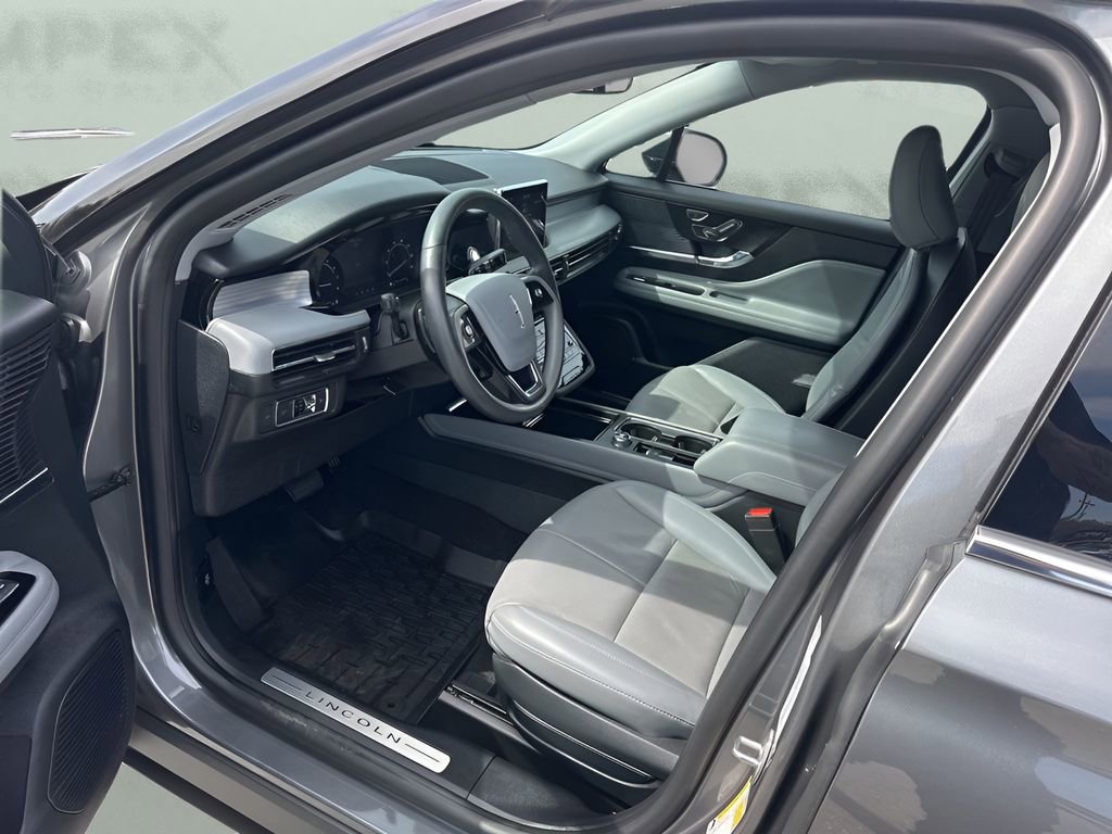 Used 2022 Lincoln Corsair AWD w/ Premium Package image 9