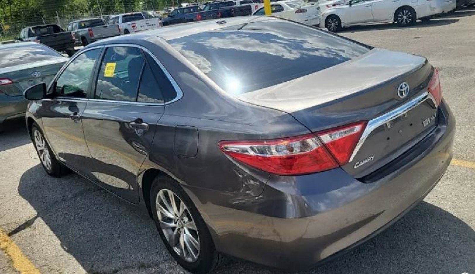 Used 2017 Toyota Camry XLE w/ Moonroof Package image 2