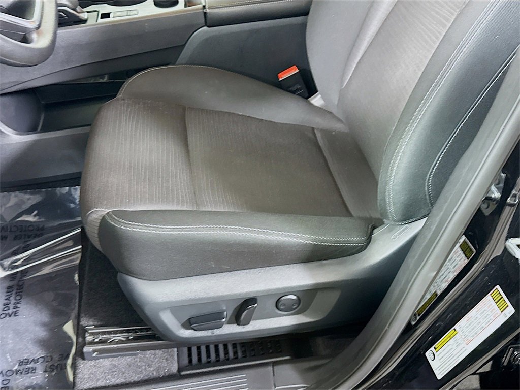 Certified 2022 Nissan Rogue SV image 24