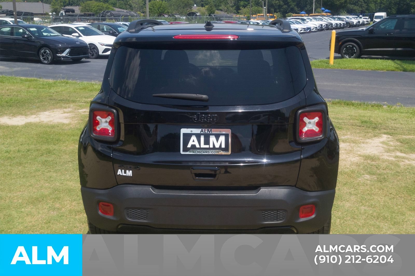 Used 2022 Jeep Renegade Altitude w/ Sun/Sound Group AWD/4WD image 6