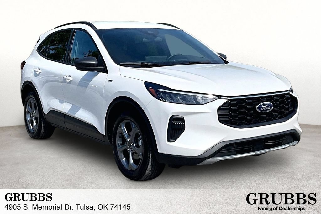 Used 2025 Ford Escape ST-Line w/ Tech Pack #1 FWD image 1