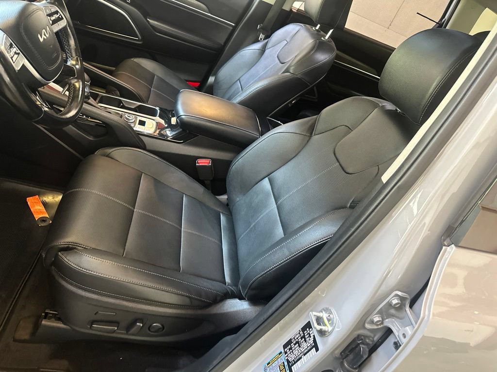 Used 2022 Kia Telluride SX w/ Nightfall Edition Package AWD/4WD image 9