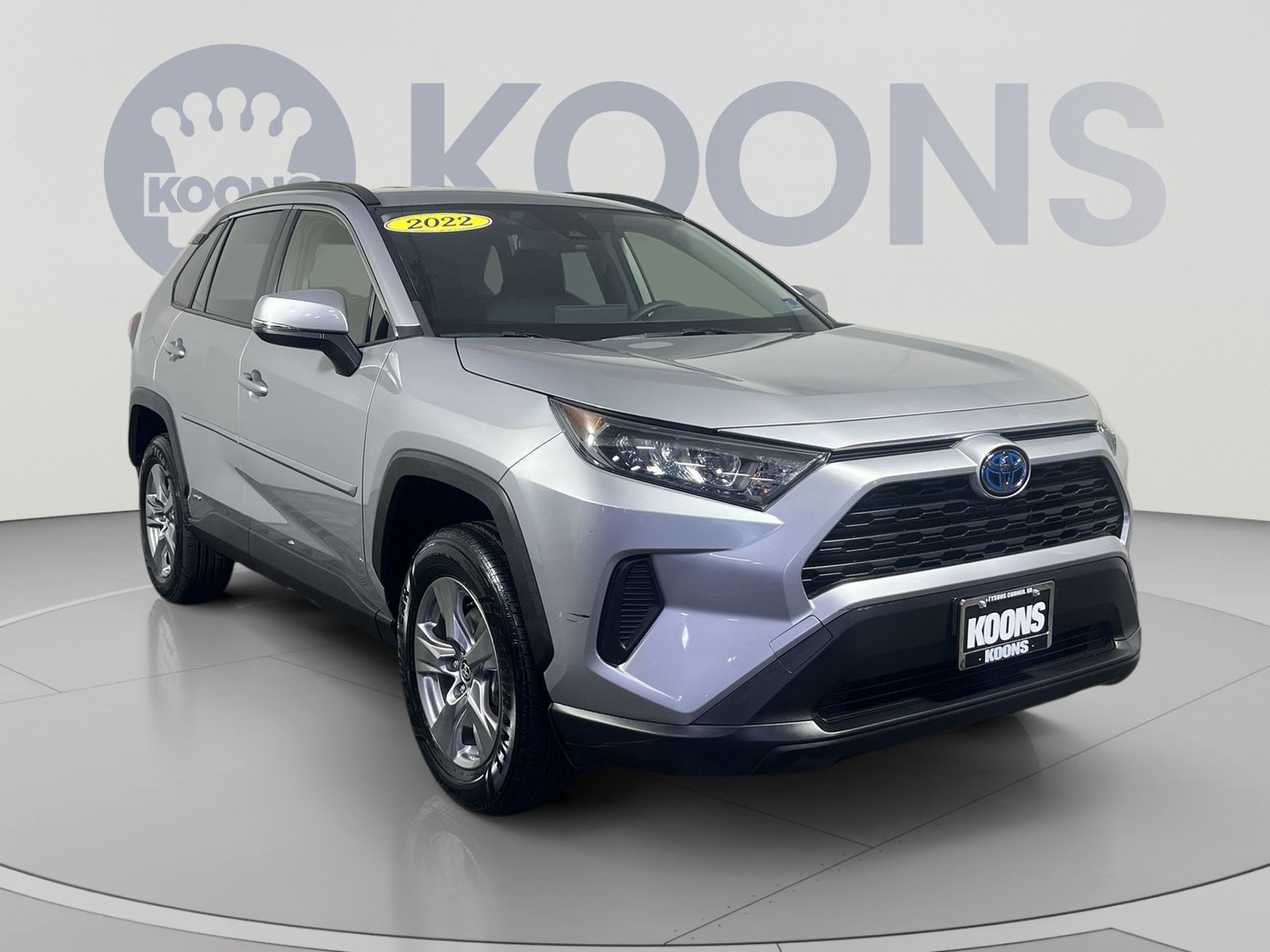 Used 2022 Toyota RAV4 LE AWD/4WD image 2