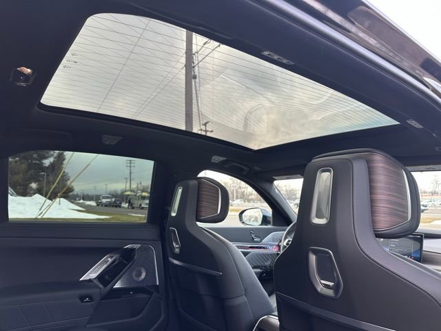 Used 2024 BMW 760i xDrive w/ Executive Package image 44