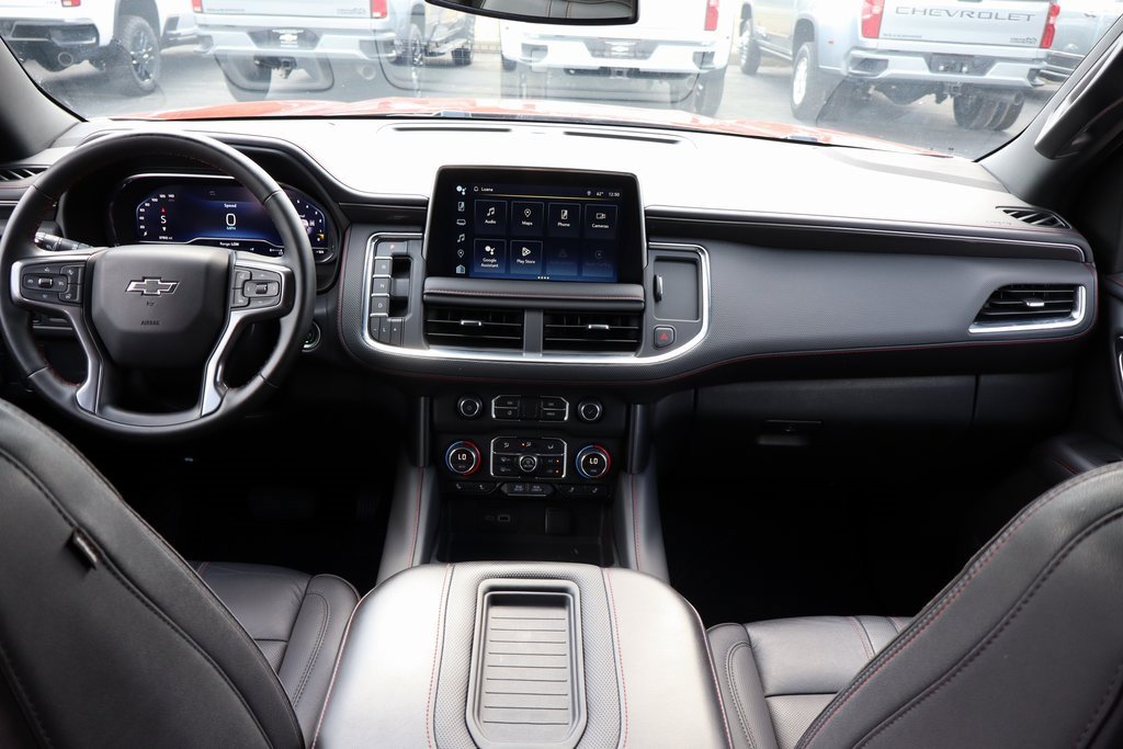 Used 2024 Chevrolet Suburban RST w/ Luxury Package image 17