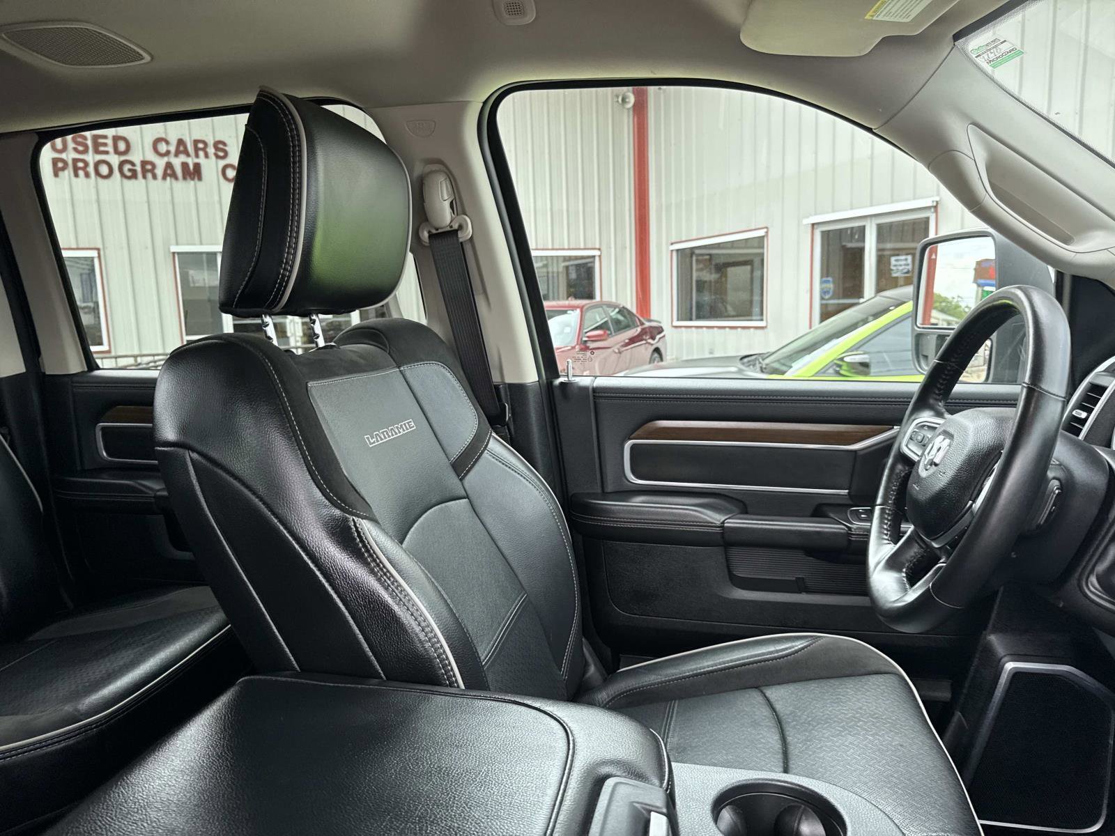 Used 2024 RAM 2500 Laramie AWD/4WD image 10