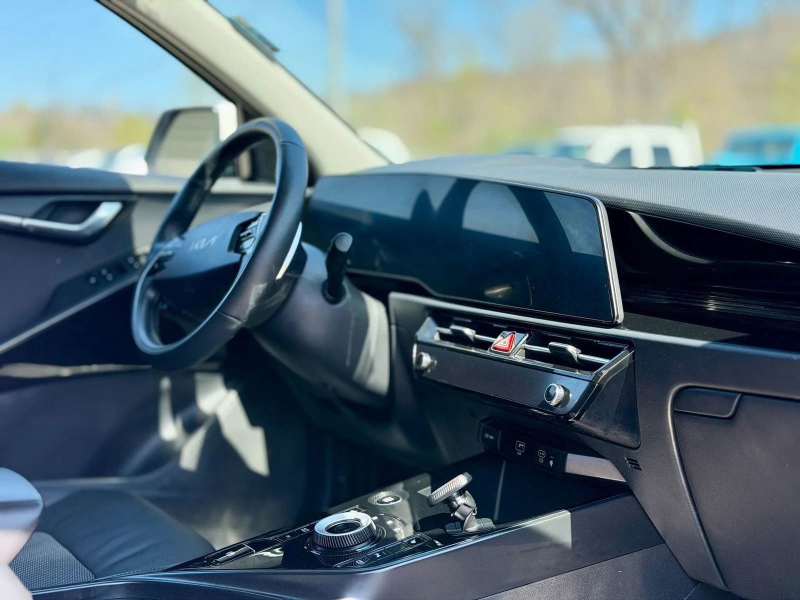 Used 2024 Kia Niro EX w/ EX Cold Weather Package image 15