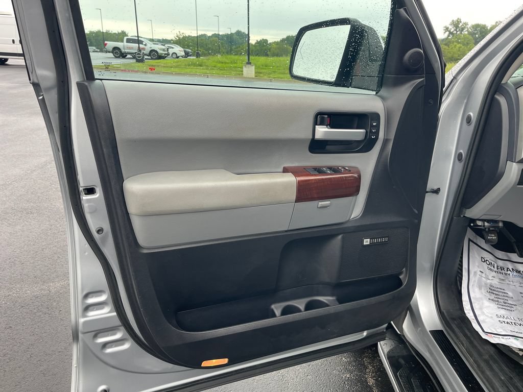 Used 2016 Toyota Sequoia Platinum AWD/4WD image 12