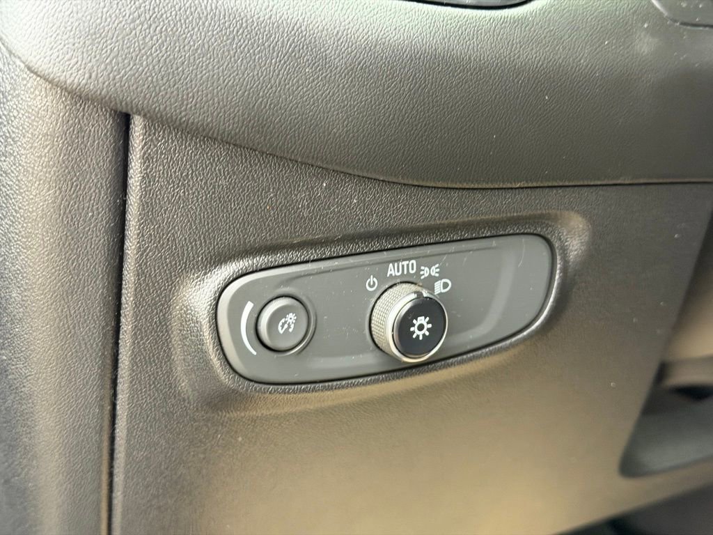 Used 2018 Chevrolet Equinox LT image 25