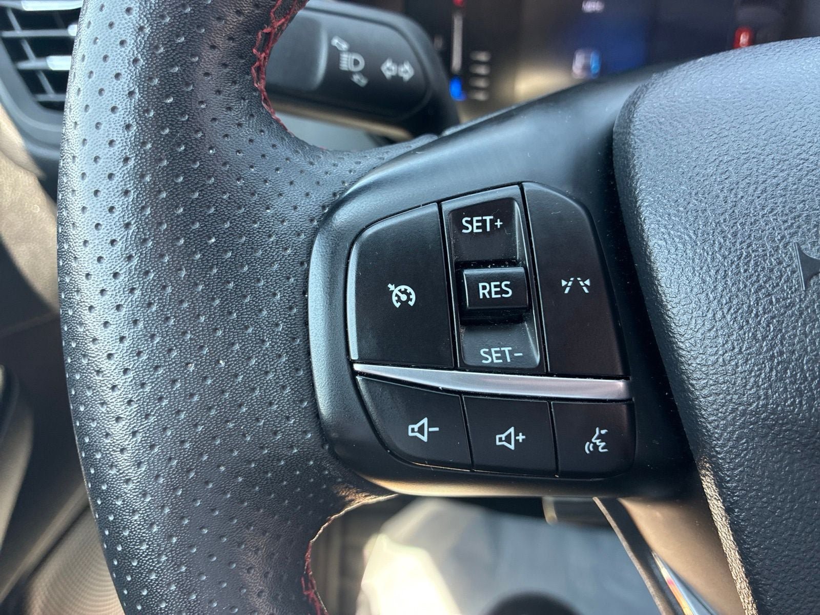 Used 2024 Ford Escape ST-Line AWD/4WD image 26