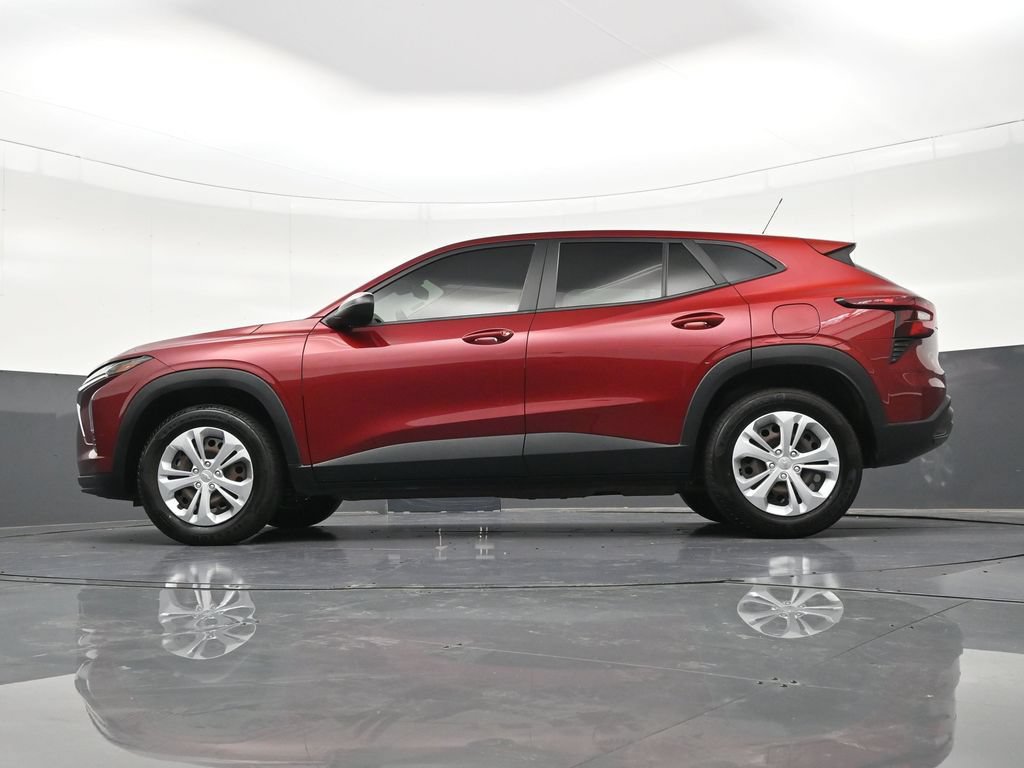 Used 2024 Chevrolet Trax LS FWD image 25