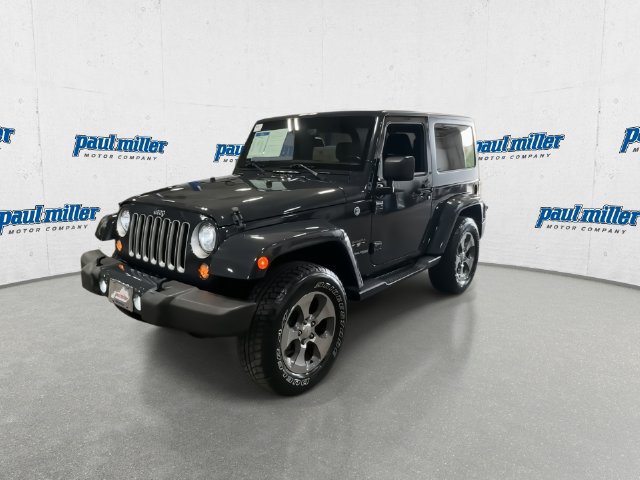 Used 2018 Jeep Wrangler Sahara w/ Connectivity Group AWD/4WD image 5