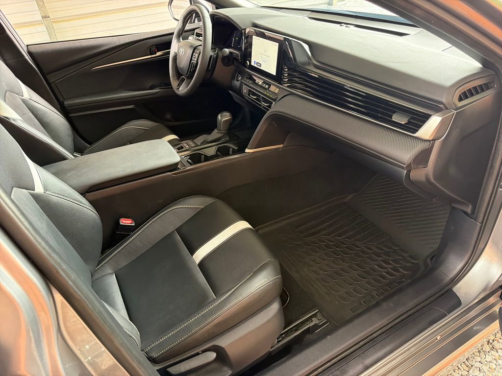Used 2025 Toyota Camry SE FWD image 26