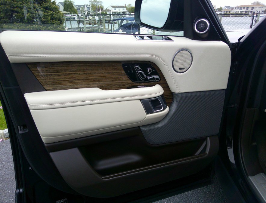 Used 2019 Land Rover Range Rover HSE AWD/4WD image 28