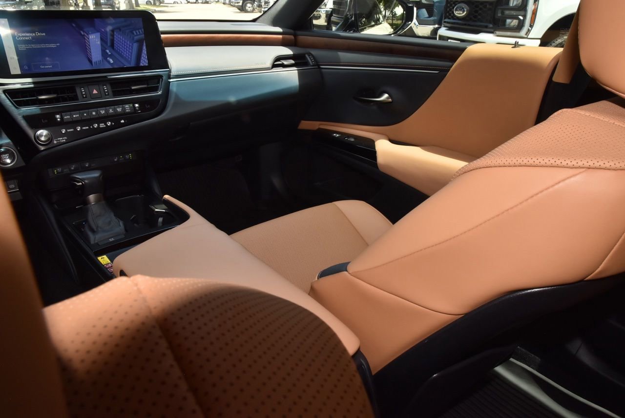 Used 2023 Lexus ES 350 w/ Premium Package FWD image 17