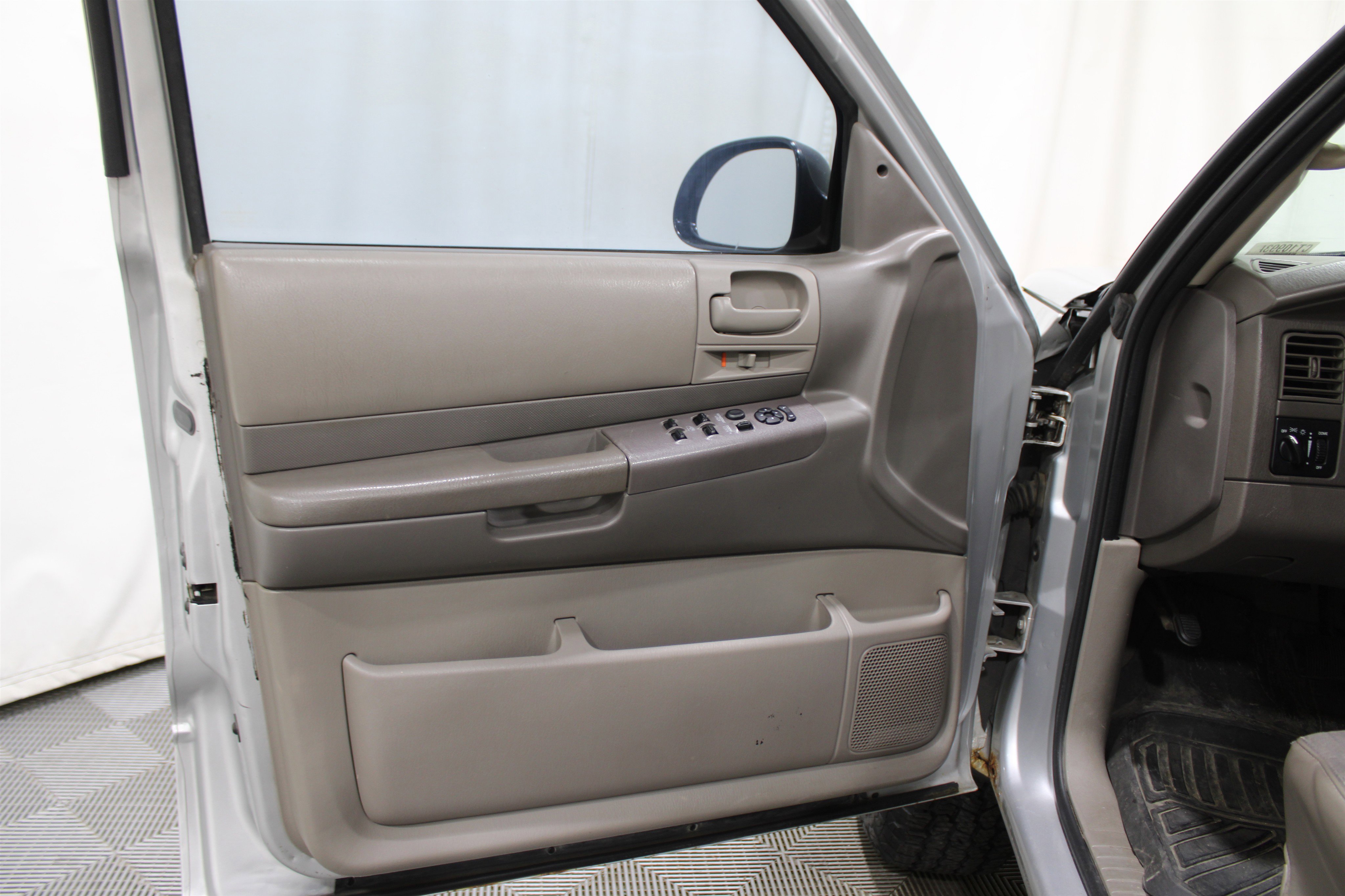 Used 2002 Dodge Durango Sport image 5