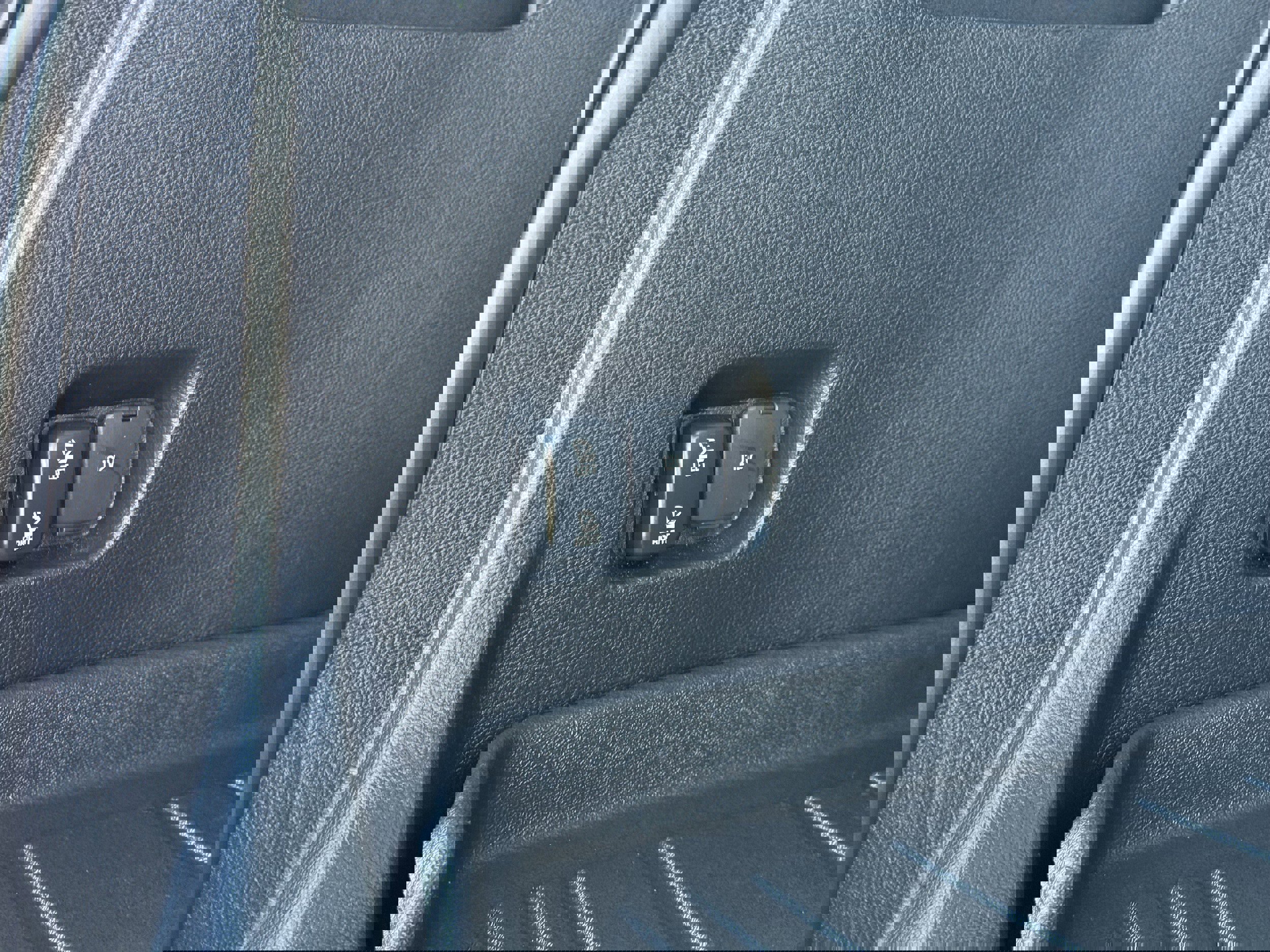 Used 2023 Ford Edge SEL w/ Convenience Package image 26