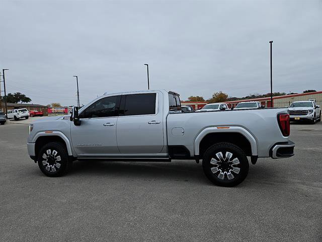 Used 2022 GMC Sierra 2500 Denali image 2