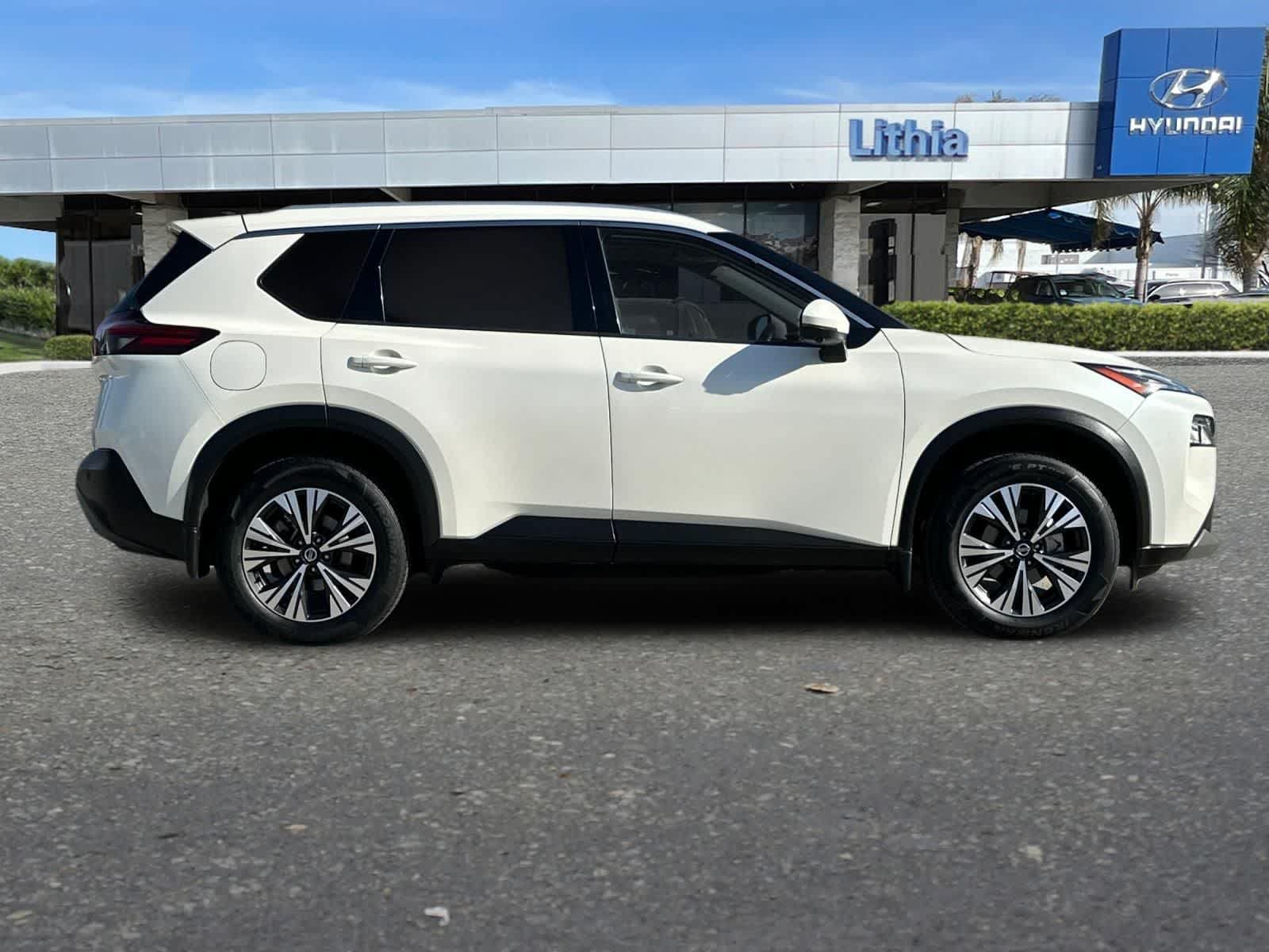 Used 2021 Nissan Rogue SV w/ Premium Package AWD/4WD image 9