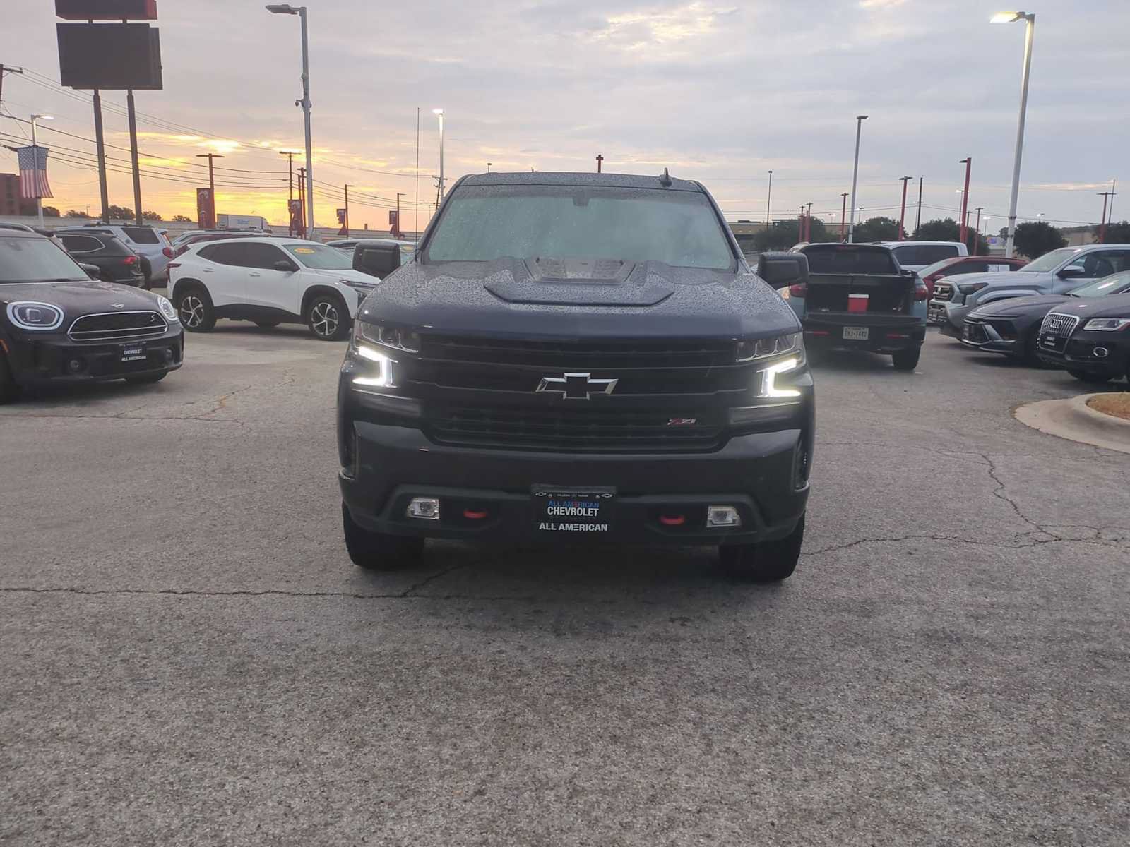Used 2021 Chevrolet Silverado 1500 LT Trail Boss w/ LPO, Dark Essentials Package AWD/4WD image 3