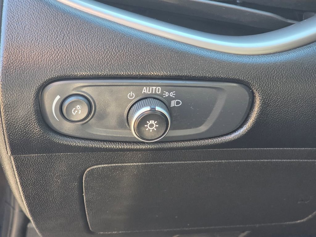 Used 2025 Chevrolet Malibu LT image 15