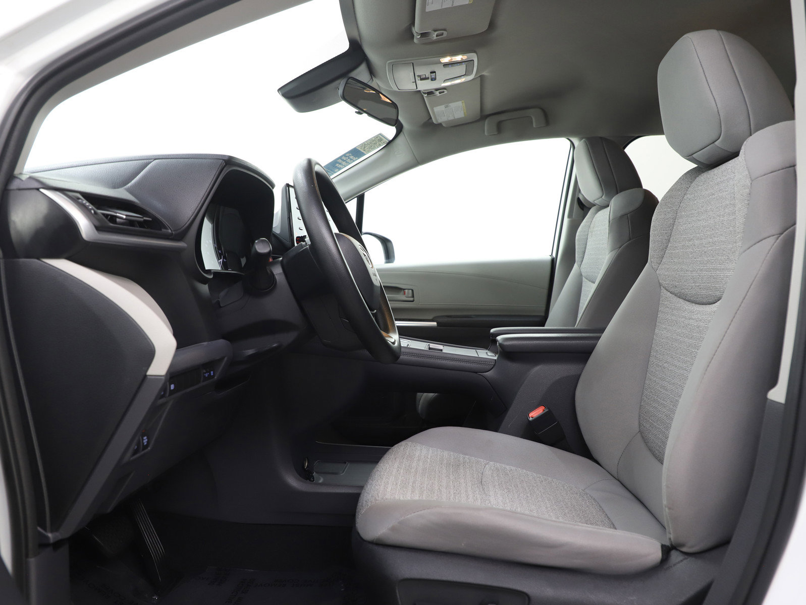 Used 2022 Toyota Sienna LE FWD image 21