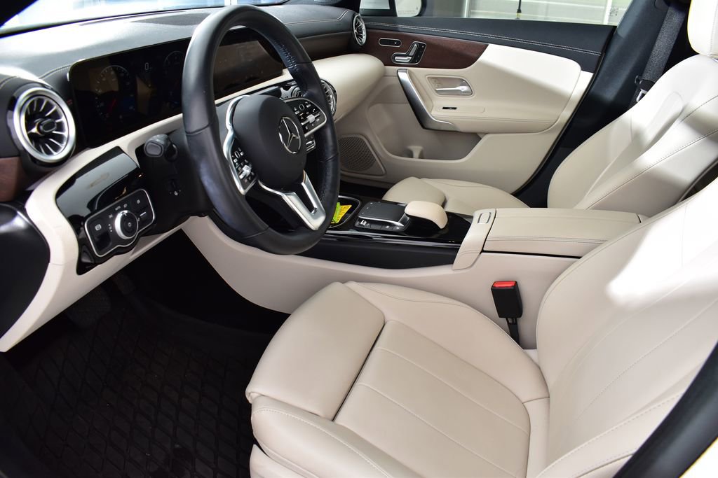 Used 2023 Mercedes-Benz CLA 250 4MATIC image 13