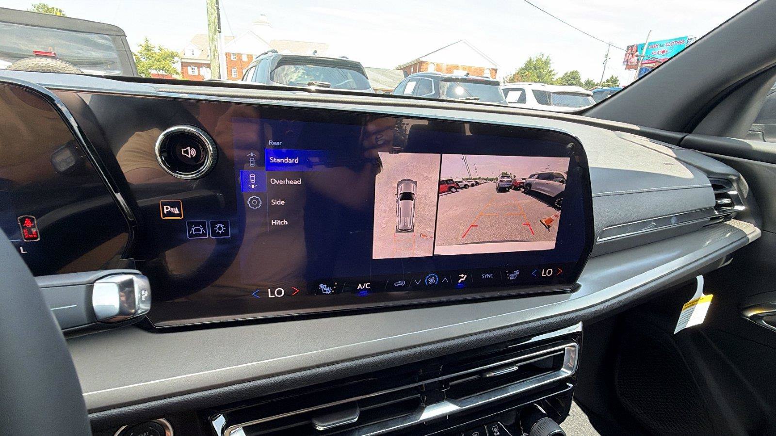 New 2026 Chevrolet Traverse LT w/ Driver Confidence Package FWD image 28