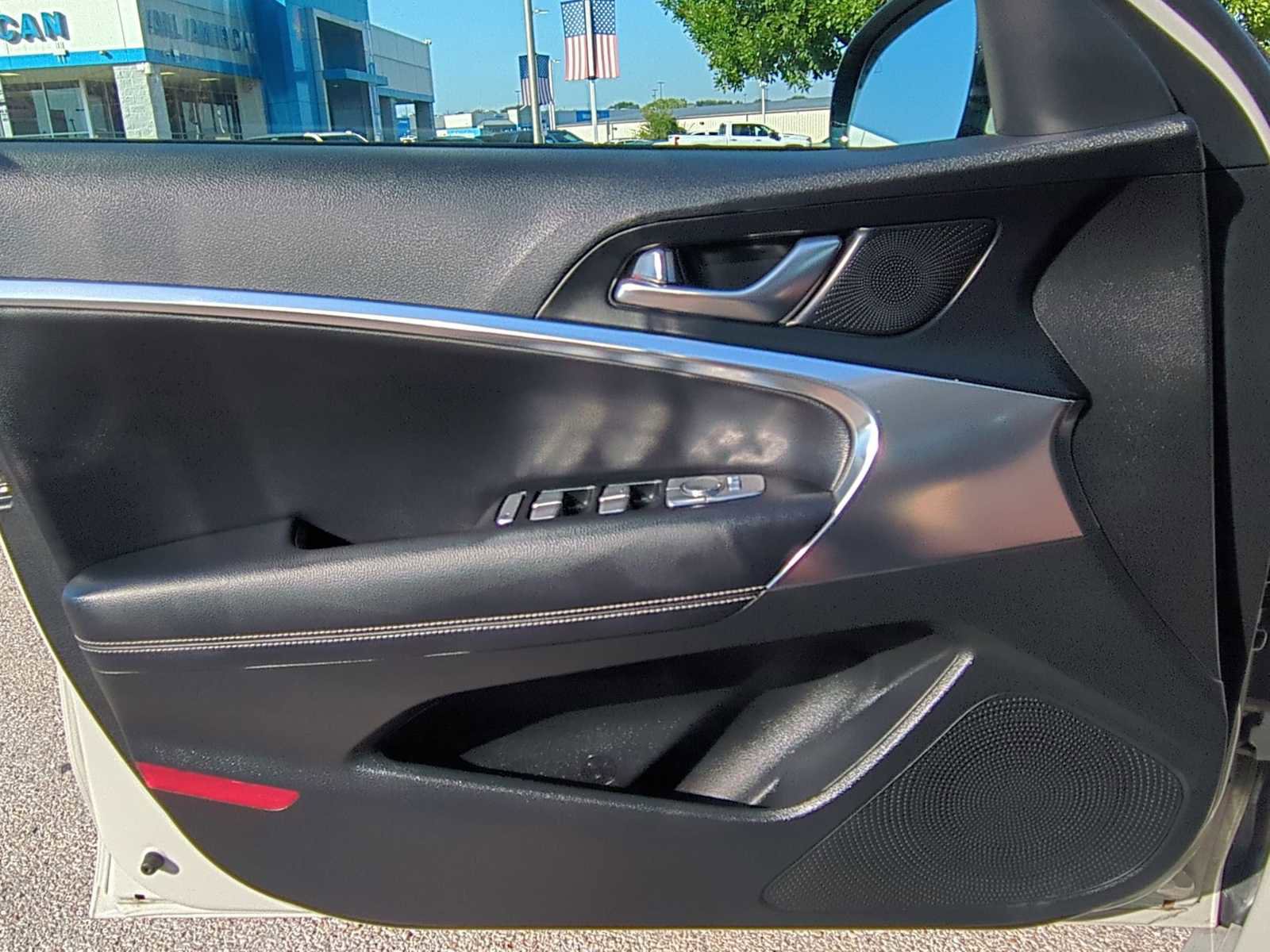 Used 2025 Genesis G70 2.5T image 22