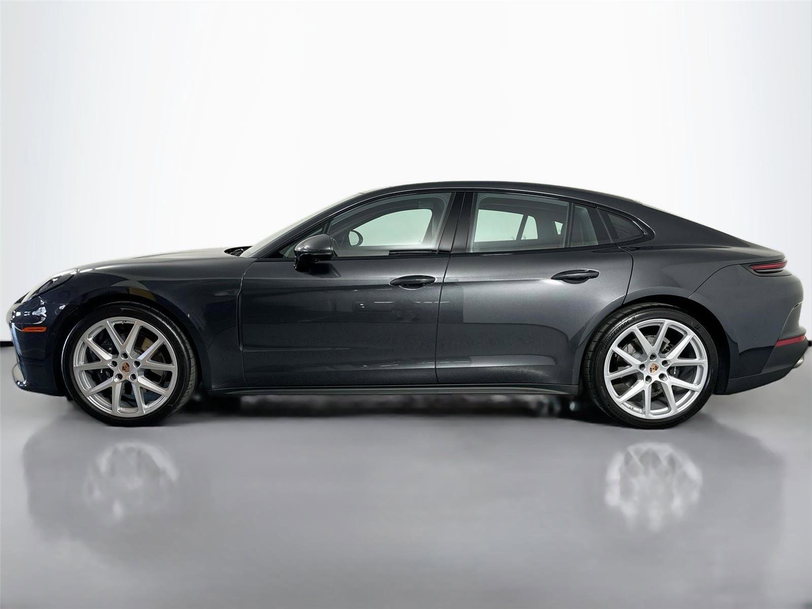 Certified 2025 Porsche Panamera 4 AWD/4WD image 2