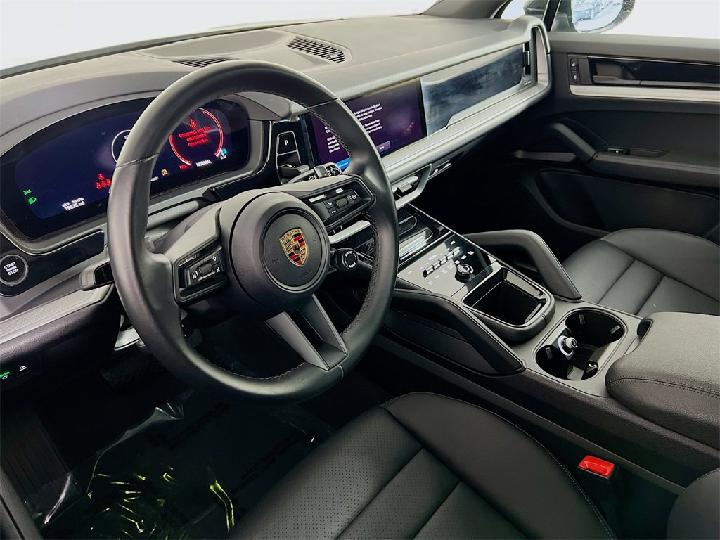 Used 2024 Porsche Cayenne image 9