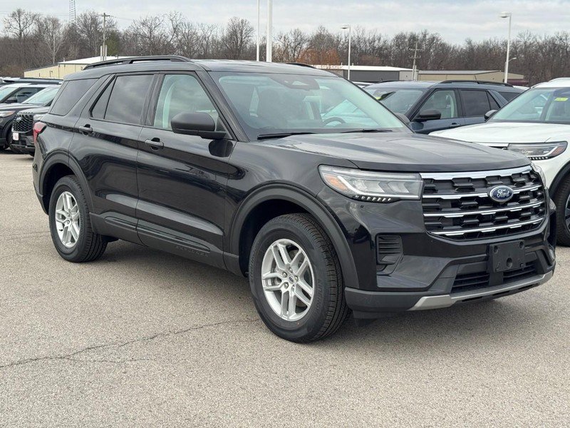 New 2026 Ford Explorer Active image 2