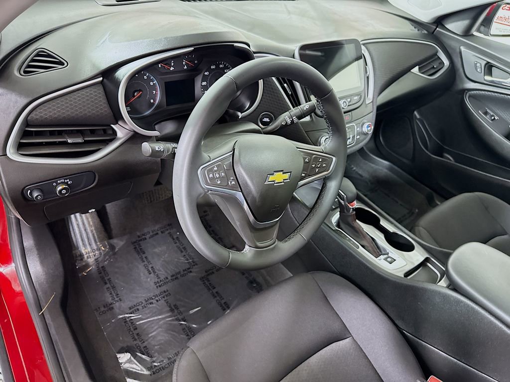 Used 2025 Chevrolet Malibu RS image 16