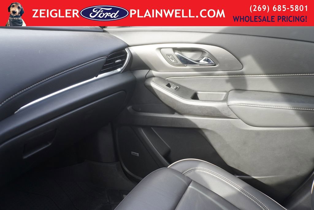 Used 2024 Chevrolet Traverse Premier w/ Redline Edition image 35