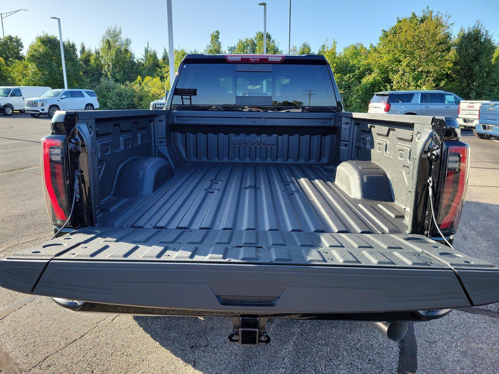 New 2026 GMC Sierra 2500 AT4 w/ AT4 Premium Plus Package AWD/4WD image 7