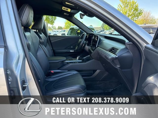 Used 2025 Lexus TX 500h AWD w/ Technology Package image 13