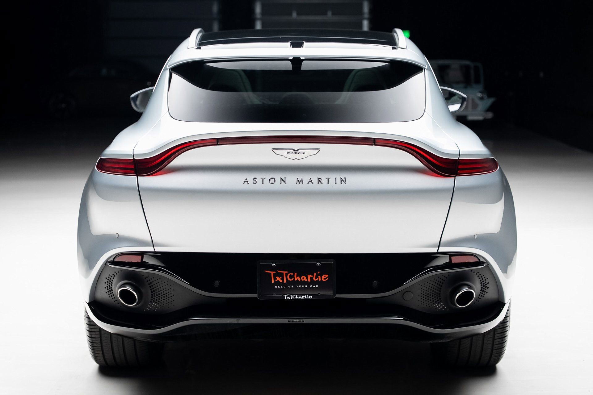 Used 2022 Aston Martin DBX image 25
