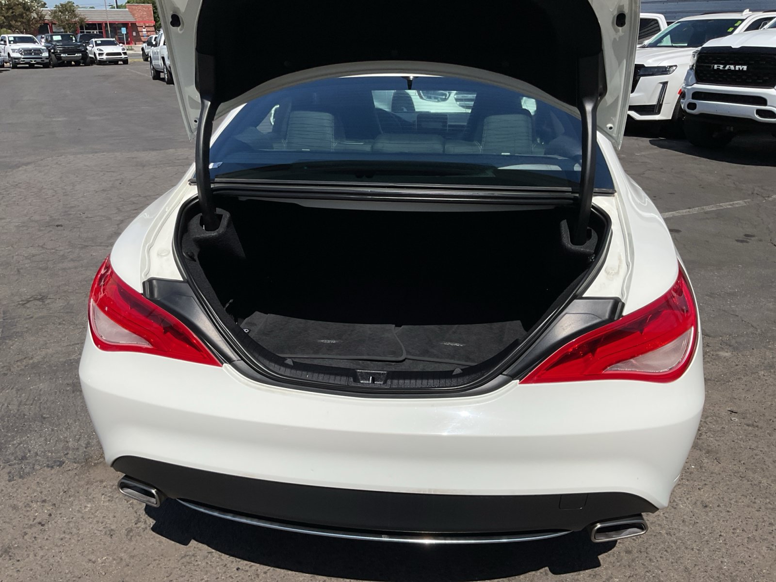 Used 2014 Mercedes-Benz CLA 250 image 26
