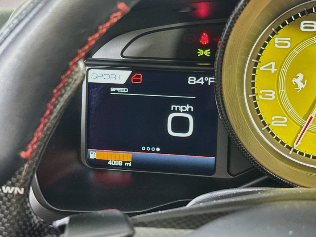 Used 2022 Ferrari F8 Tributo RWD image 15