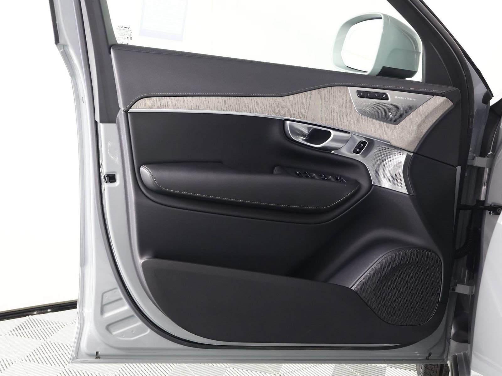 Certified 2024 Volvo XC90 B6 Ultimate AWD/4WD image 17