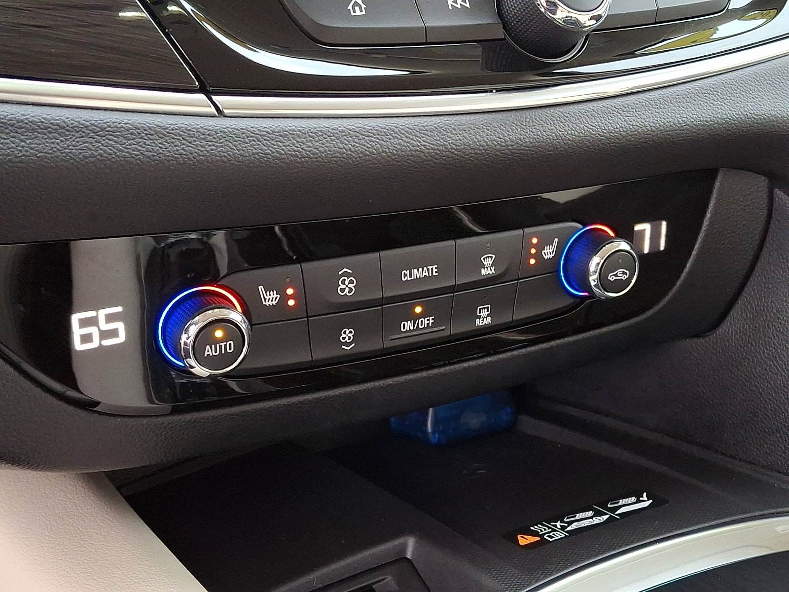 Certified 2023 Buick Enclave Essence image 17