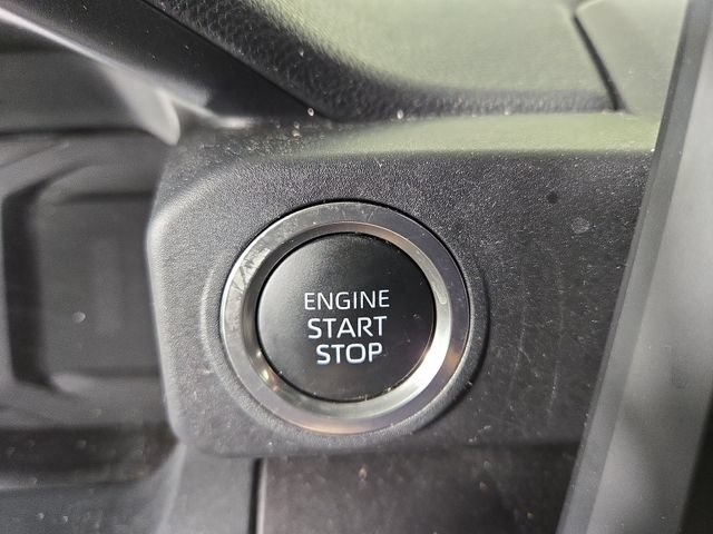 Used 2025 Toyota 4Runner SR5 AWD/4WD image 25