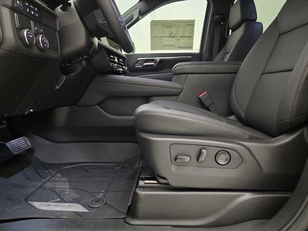 New 2026 Chevrolet Suburban LT w/ Comfort Package image 4