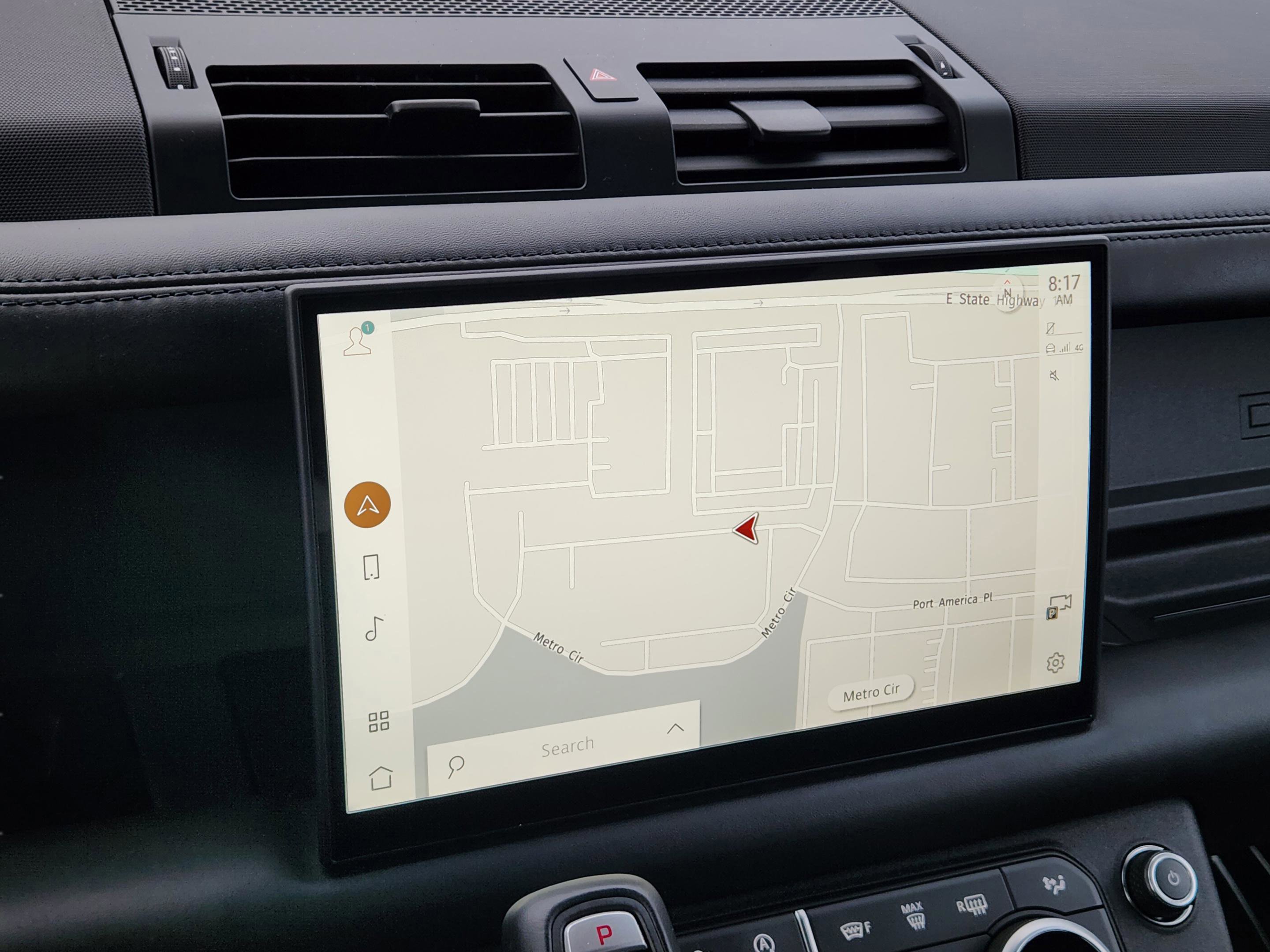Certified 2025 Land Rover Defender 110 X-Dynamic SE image 17